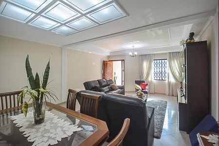 Casa à venda com 235m², 3 quartos e 5 vagasSala