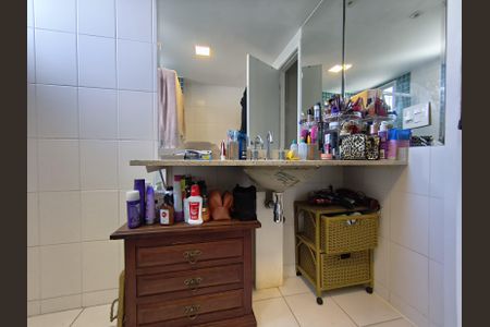 Apartamento à venda com 146m², 3 quartos e 2 vagasBanheiro da Suíte 2