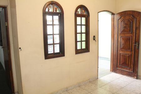 Casa à venda com 124m², 2 quartos e 2 vagasSala
