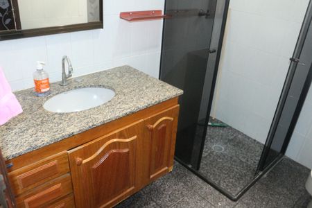 Casa à venda com 124m², 2 quartos e 2 vagasBanheiro 1