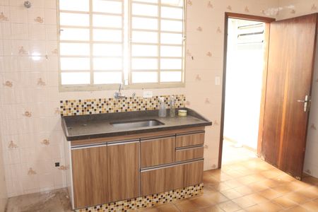 Casa à venda com 124m², 2 quartos e 2 vagasCozinha