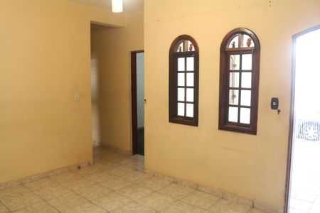 Casa à venda com 124m², 2 quartos e 2 vagasSala
