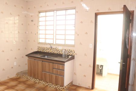 Casa à venda com 124m², 2 quartos e 2 vagasCozinha