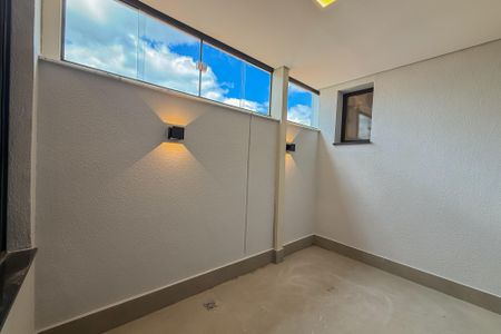 Varanda de apartamento à venda com 2 quartos, 97m² em Santa Efigênia, Belo Horizonte