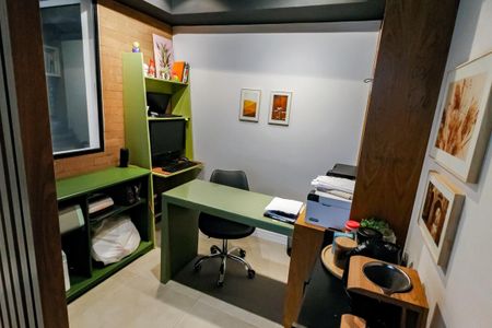 Casa de condomínio à venda com 343m², 3 quartos e 3 vagasEscritório