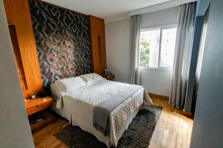 Casa de condomínio à venda com 343m², 3 quartos e 3 vagasSuíte 1