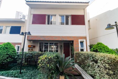 Casa de condomínio à venda com 343m², 3 quartos e 3 vagasFachada