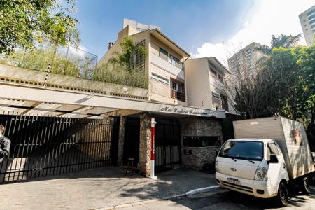 Casa de condomínio à venda com 343m², 3 quartos e 3 vagasFachada e portaria