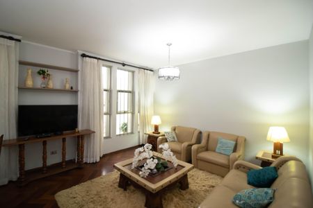 Casa à venda com 195m², 3 quartos e 2 vagas Casa à venda com 195m², 3 quartos e 2 vagasSala