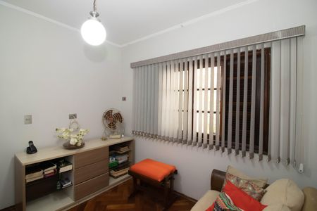 Casa à venda com 195m², 3 quartos e 2 vagas Casa à venda com 195m², 3 quartos e 2 vagasEscritório