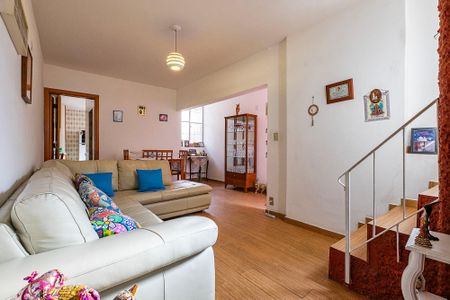 Casa à venda com 90m², 3 quartos e sem vaga Casa à venda com 90m², 3 quartos e sem vagaSala