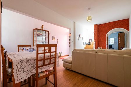 Casa à venda com 90m², 3 quartos e sem vaga Casa à venda com 90m², 3 quartos e sem vagaSala