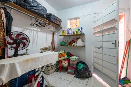 Casa à venda com 90m², 3 quartos e sem vaga Casa à venda com 90m², 3 quartos e sem vagaEdícula - Sala 2