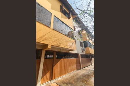 Casa de condomínio à venda com 197m², 3 quartos e 3 vagasFachada