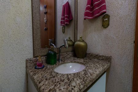 Casa de condomínio à venda com 197m², 3 quartos e 3 vagasLavabo 1