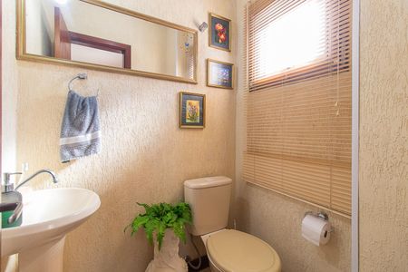 Casa de condomínio à venda com 197m², 3 quartos e 3 vagasLavabo 2