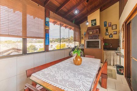 Casa de condomínio à venda com 197m², 3 quartos e 3 vagasChurrasqueira