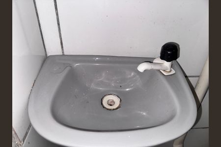 Casa à venda com 30m², 1 quarto e sem vagaBanheiro 