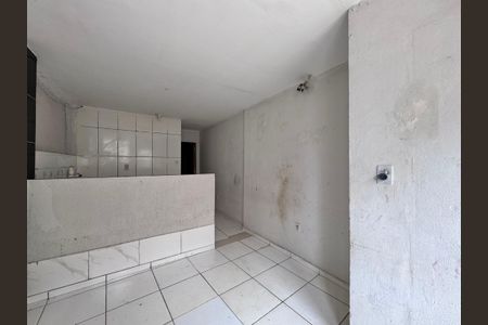 Casa à venda com 30m², 1 quarto e sem vagaSala