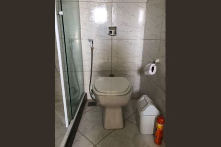 Casa de condomínio para alugar com 240m², 3 quartos e 2 vagas Casa de condomínio para alugar com 240m², 3 quartos e 2 vagasBanheiro