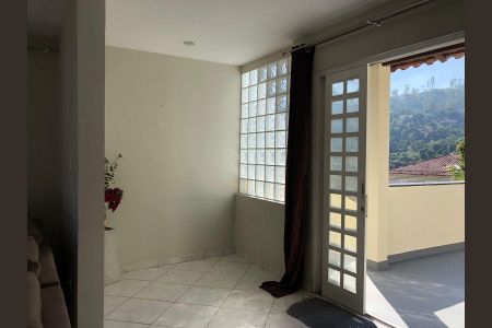 Casa de condomínio para alugar com 240m², 3 quartos e 2 vagas Casa de condomínio para alugar com 240m², 3 quartos e 2 vagasSala