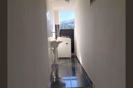 Casa de condomínio para alugar com 240m², 3 quartos e 2 vagas Casa de condomínio para alugar com 240m², 3 quartos e 2 vagasÁrea de Serviço