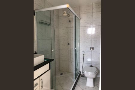 Casa de condomínio para alugar com 240m², 3 quartos e 2 vagas Casa de condomínio para alugar com 240m², 3 quartos e 2 vagasBanheiro