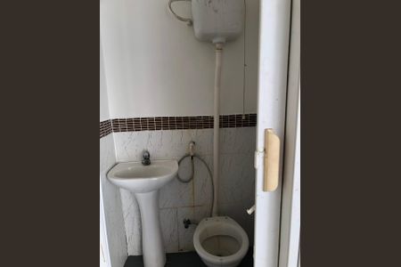 Casa de condomínio para alugar com 240m², 3 quartos e 2 vagas Casa de condomínio para alugar com 240m², 3 quartos e 2 vagasBanheiro de Serviço