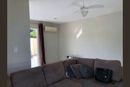 Casa de condomínio para alugar com 240m², 3 quartos e 2 vagas Casa de condomínio para alugar com 240m², 3 quartos e 2 vagasSala