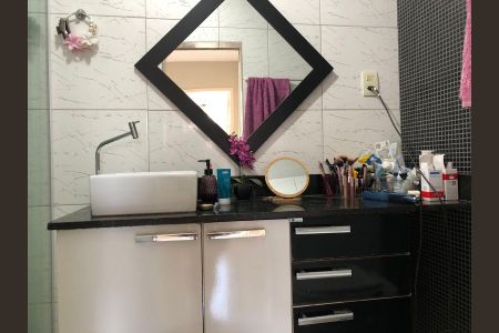 Casa de condomínio para alugar com 240m², 3 quartos e 2 vagas Casa de condomínio para alugar com 240m², 3 quartos e 2 vagasBanheiro 2