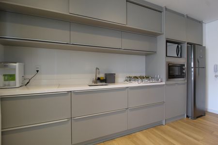 Cozinha de kitnet/studio à venda com 1 quarto, 35m² em Indianópolis, São Paulo