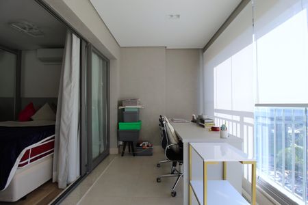 Varanda de kitnet/studio à venda com 1 quarto, 35m² em Indianópolis, São Paulo