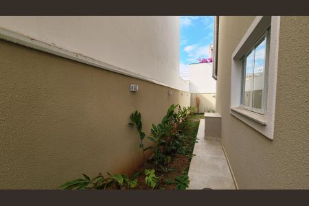 Casa de condomínio à venda com 208m², 3 quartos e 2 vagas Casa de condomínio à venda com 208m², 3 quartos e 2 vagasQuintal