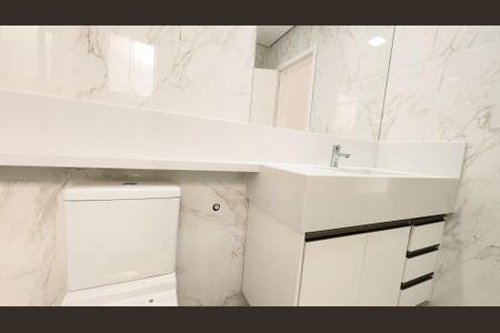 Casa de condomínio à venda com 208m², 3 quartos e 2 vagas Casa de condomínio à venda com 208m², 3 quartos e 2 vagasBanheiro da Suíte 2