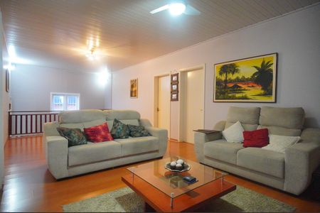 Casa à venda com 264m², 3 quartos e 3 vagasSala