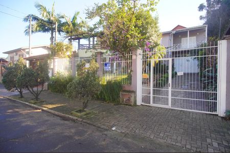 Casa à venda com 264m², 3 quartos e 3 vagas Casa à venda com 264m², 3 quartos e 3 vagasFachada