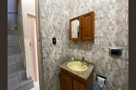 Apartamento para alugar com 170m², 2 quartos e sem vagaBanheiro de Serviço