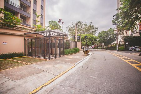 Apartamento para alugar com 79m², 2 quartos e 2 vagasFachada