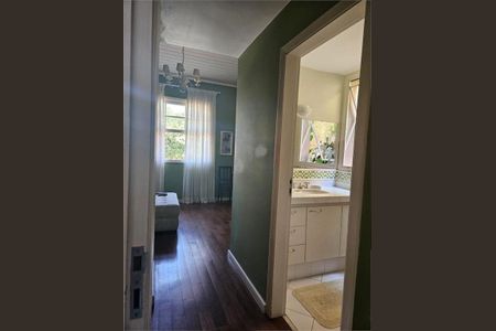 Casa à venda com 328m², 3 quartos e 3 vagas