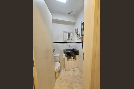 Casa à venda com 328m², 3 quartos e 3 vagas