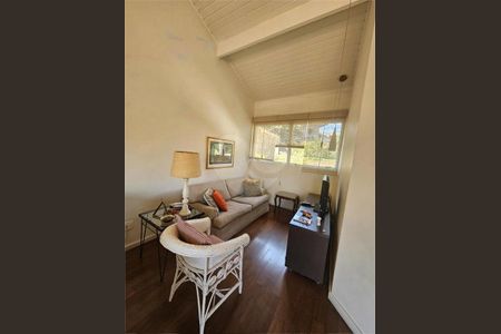 Casa à venda com 328m², 3 quartos e 3 vagas