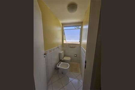 Casa à venda com 328m², 3 quartos e 3 vagas