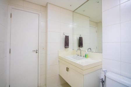 Apartamento à venda com 118m², 3 quartos e 4 vagasBanheiro social