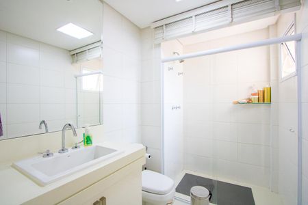Apartamento à venda com 118m², 3 quartos e 4 vagasBanheiro social