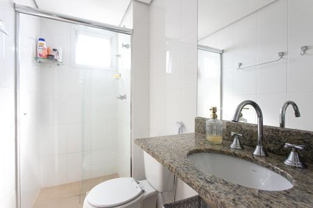 Apartamento à venda com 81m², 3 quartos e 1 vaga Apartamento à venda com 81m², 3 quartos e 1 vagaBanheiro da Suíte