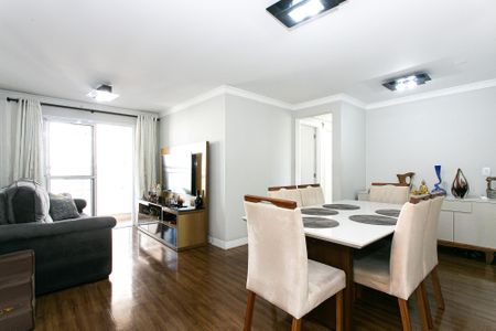 Apartamento à venda com 81m², 3 quartos e 1 vaga Apartamento à venda com 81m², 3 quartos e 1 vagaSala