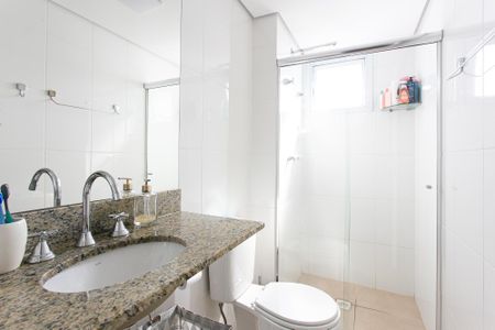 Apartamento à venda com 81m², 3 quartos e 1 vaga Apartamento à venda com 81m², 3 quartos e 1 vagaBanheiro Social