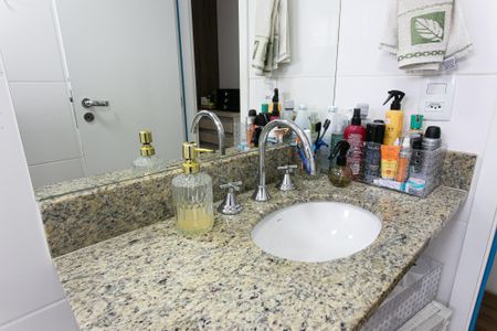 Apartamento à venda com 81m², 3 quartos e 1 vaga Apartamento à venda com 81m², 3 quartos e 1 vagaBanheiro da Suíte