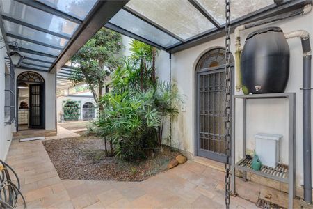 Casa à venda com 289m², 3 quartos e 3 vagas