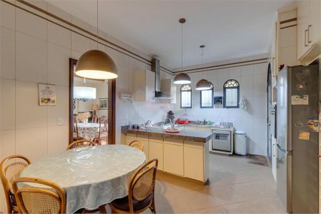 Casa à venda com 289m², 3 quartos e 3 vagas